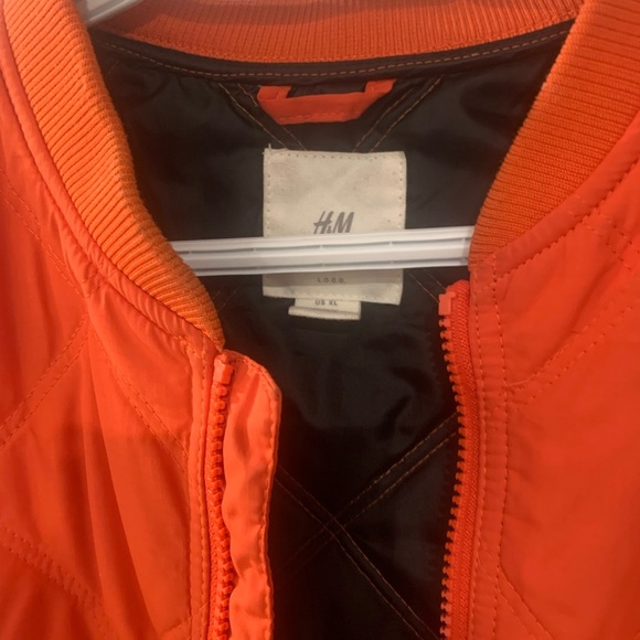 H&M Orange Puffer Vest Lightweight Sz XL - Picture 3 of 6